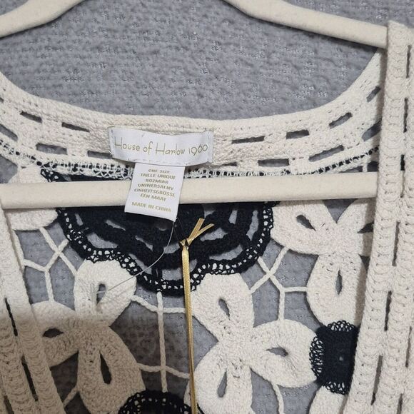 Nwt House of Harlow 1960 Women's Black White Crocheted Floral Boho Vest OS - Picture 2 of 6